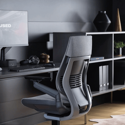 Steelcase Gesture Ergonomic Executive Office Chair with Adjustable Lumbar (Gray Cloth/Gray Merle) - Best Deal Office Furniture & Apple StoreLas_Vegas