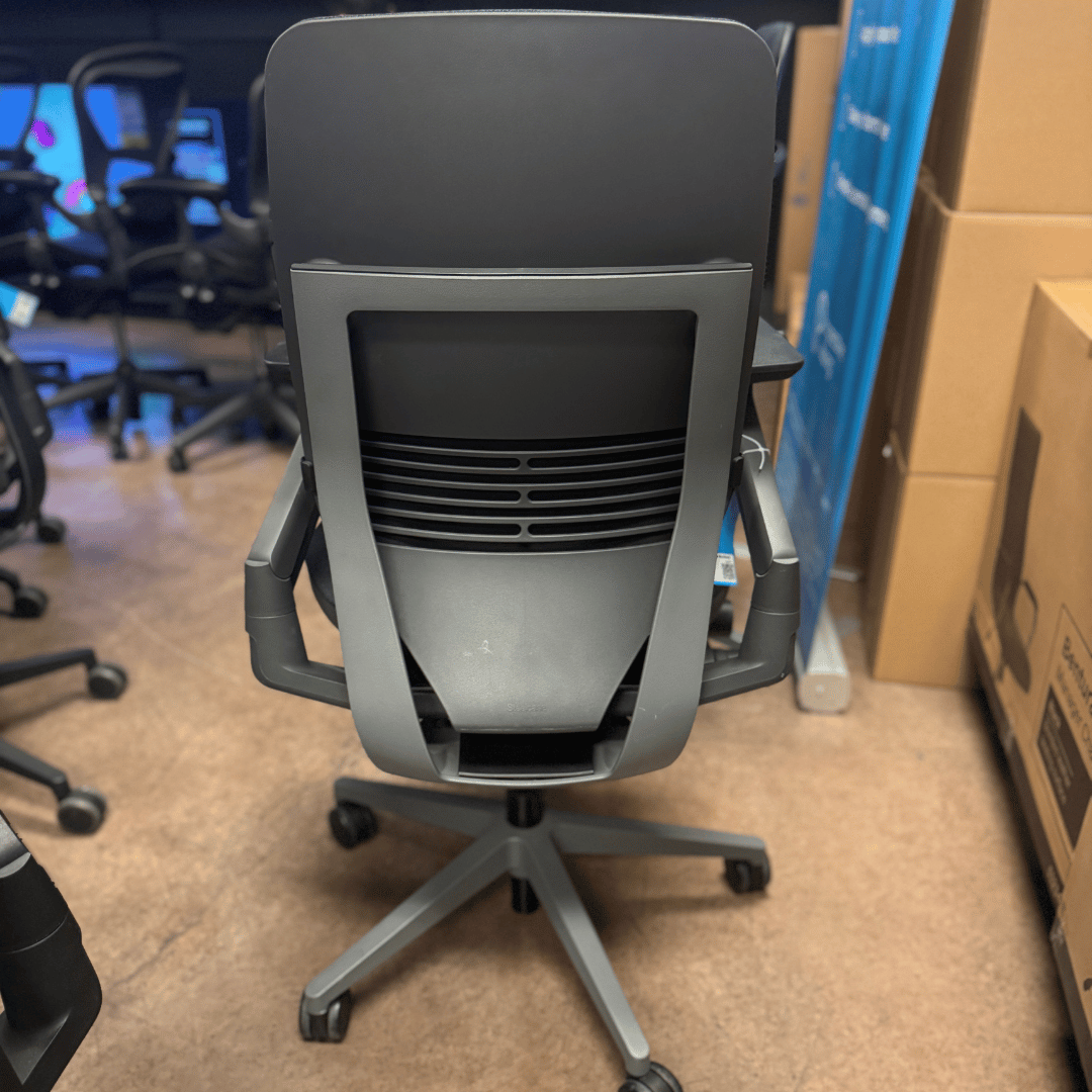 Steelcase Gesture Ergonomic Office Task Chair with Adjustable Lumbar (Black Cloth/Merle Frame) - Best Deal Office Furniture & Apple StoreLas_Vegas