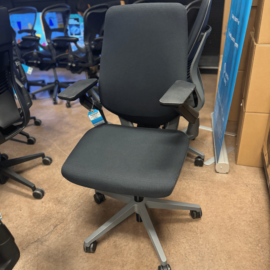 Steelcase Gesture Ergonomic Office Task Chair with Adjustable Lumbar (Black Cloth/Merle Frame) - Best Deal Office Furniture & Apple StoreLas_Vegas